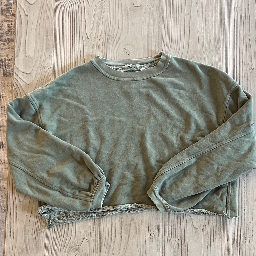 Aerie Olive Crew Neck Sweater crop length oversized cozy normcore size small